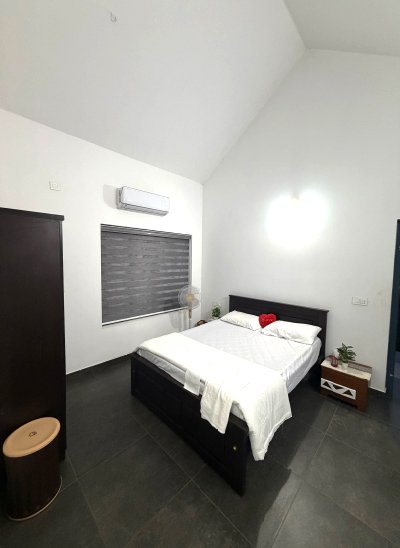 Room 1, additional angle